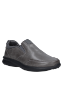 Zapato gris de cuero para hombre, informal, adaptable y confortable.