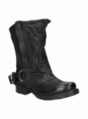 Botín casual de cuero negro para mujer, diseño boho con caña media y hebilla, ideal para un look diario distintivo.