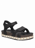 Sandalia negra femenina, estilo casual, cómoda y versátil para disfrutar del verano.