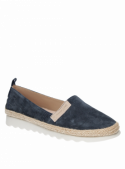 Alpargata azul de cuero para mujer, fresca y ligera, ideal para el verano.