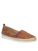 Alpargata camel de cuero para mujer, estilo casual, con taco plano de 3.7 cm y punta redonda.