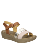 Sandalia multicolor de cuero para mujer, estilo informal con taco plano y punta abierta.