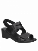 Sandalia negra de cuero, estilo casual femenino, ideal para uso diario.