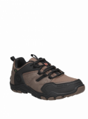 zapatilla taupe de hombre, mezcla textil y sintético, resistente para enfrentar retos diarios.