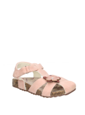 Sandalia rosada de niña estilo informal con taco plano de 2 cm y punta abierta, ideal para aventuras al aire libre.