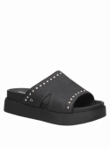 Sandalia casual de cuero negro, diseño versátil y cómodo para cualquier ocasión especial.