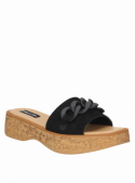 Sandalia casual negra de cuero para mujer, diseño moderno con plataforma y cadena grande, versátil para eventos informales.