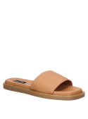 Sandalia camel de mujer Pollini G207, diseño casual con taco plano de 2,5 cm y punta abierta.