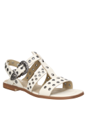 Sandalia blanca de cuero con tachas para mujer, estilo vanguardista y cómodo para el verano.