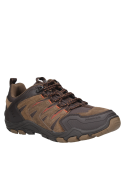 Zapatilla taupe de estilo outdoor para hombre, con diseño robusto y costuras visibles que resaltan su aspecto dinámico.