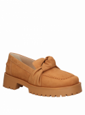 Zapato camel femenino de cuero, diseño elegante y moderno, ideal para moda casual.
