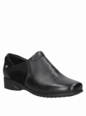 Calzado casual-formal de cuero negro para mujer, práctico y funcional, ideal para jornadas largas y reuniones.