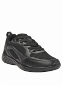 zapatilla urbana negra de mujer, ligera y confortable, perfecta para actividades cotidianas.
