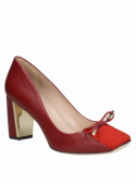 Zapato burdeo de cuero para mujer, mezcla de estilo clásico y contemporáneo, adecuado para salidas nocturnas chic.