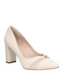 Zapato de vestir beige para mujer en cuero, con tacón alto y grueso, ideal para eventos formales por su elegancia.