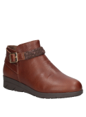 Botín marrón de cuero para mujer, versátil y chic, adecuado para paseos urbanos o entornos semi-formales.