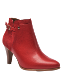 Elegante botín rojo de cuero para mujer, estilo casual con detalles modernos y auténticos.
