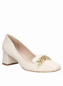 Zapato de cuero beige para mujer, estilo casual con taco bloque y forro sintético suave.