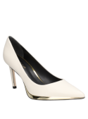 Zapato femenino de cuero blanco, ideal para reuniones y eventos, elegante y duradero.
