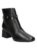 Botín femenino de cuero negro, casual, perfecto para resaltar un estilo moderno y elegante.