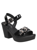Sandalia negra de charol para mujer con taco bloque de 9.5 cm, ideal para un look veraniego moderno.