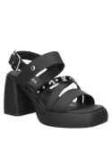 Sandalia negra de cuero para mujer con tacón cuadrado y correas anchas con hebilla, ideal para un look elegante.