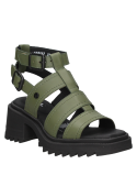 Calzado urbano de cuero verde para mujer, con cierre de hebillas y suela dentada, perfecto para fines de semana.