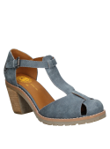 Sandalia azul de mujer en cuero con diseño de tacón grueso, ideal para un look casual y versátil con vestidos y faldas.
