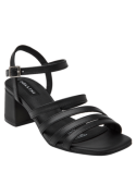 Elegante sandalia de cuero negro para mujer, con taco de bloque que proporciona estabilidad y comodidad al caminar.