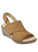 Sandalia camel de cuero con plantilla cómoda, perfecta para mantener frescura y estilo en días calurosos.