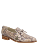 Zapato de cuero pitón casual para mujer con taco bloque, ideal para oficina y eventos.