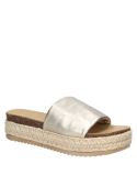 Sandalia dorada de cuero para mujer con diseño minimalista y banda ancha, ideal para un estilo bohemio y casual.