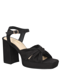 Sandalia negra de cuero para mujer, con diseño casual y tacón alto ancho, ideal para eventos formales y semi-formales.