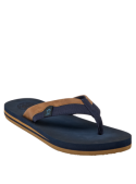 Sandalia azul casual para hombre con punta abierta y taco plano, ideal para verano al aire libre.