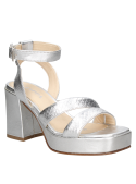 Elegante sandalia de cuero para mujer, color plata, perfecta para eventos diurnos o salidas nocturnas casuales.