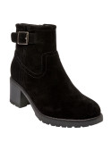 Botín negro de cuero gamuzado para mujer con hebilla metálica, estilo casual, ideal para combinar con diversas prendas.