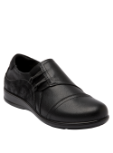 Zapato casual de cuero negro para mujer, adecuado para ocasiones formales.