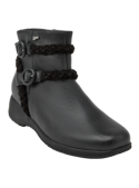 Calzado de cuero negro para mujer, estilo casual, con caña de 12 cm, perfecto para clima frío.