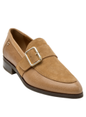 Elegante zapato camel de cuero para mujer, diseñado para versatilidad y confort diario.
