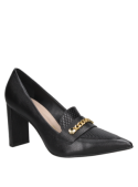 Zapato negro de cuero con tacón estable y diseño urbano chic, adecuado para cócteles y salidas nocturnas elegantes.
