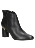 Botín casual de cuero negro, femenino y sofisticado, con detalles que elevan tu estilo.