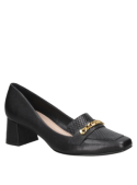 Zapato de mujer en cuero negro, estilo casual con toque moderno, ideal para cenas elegantes o eventos semiformales.