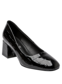 Calzado femenino negro de cuero, estilo clásico con punta redondeada, perfecto para combinar con trajes o vestidos formales.