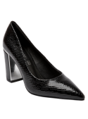 Elegante zapato de cuero negro para mujer, ideal para el trabajo y ocasiones especiales.