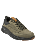 zapatilla verde masculina de cuero con diseño urbano y taco plano de 5.5 cm.
