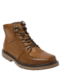 Calzado de cuero café con caña alta y cordones, estilo urbano, perfecto para combinar con jeans o chinos.