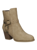Botín beige para mujer, diseño simple y elegante con correa y tachuelas, perfecto para eventos diurnos informales.