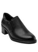 Elegante zapato de cuero negro para mujer, ideal para uso diario y ocasiones casuales.