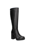 Bota de cuero negra estilosa, ideal para días fríos y húmedos, con gran impacto visual.