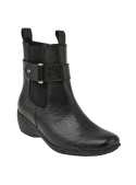 Elegante botín negro de cuero con punta cuadrada, diseñado para brindar calidez y protección.